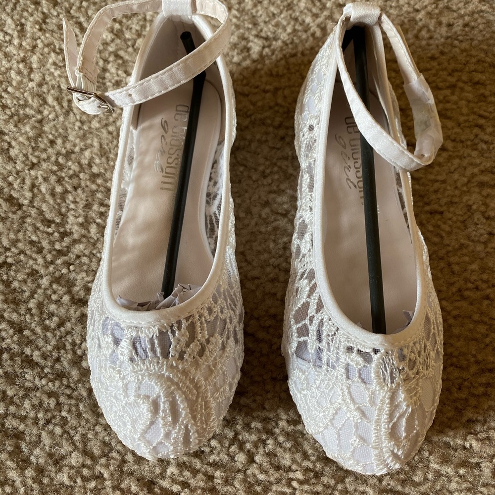 Flower girl Crochet Lace Ballet Flats BRAND NEW